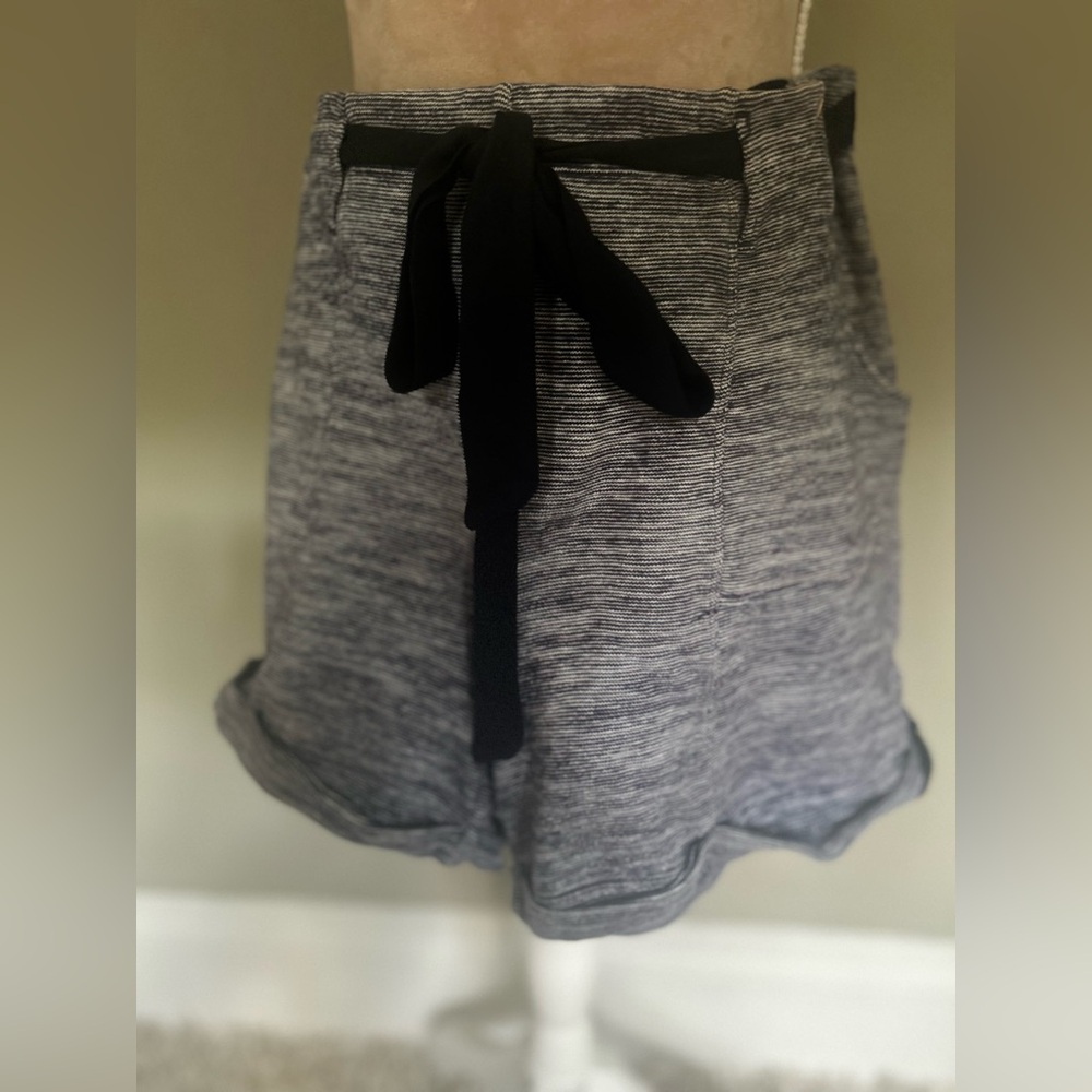Anthropologie cotton shorts with tie accent - Picture 4 of 6
